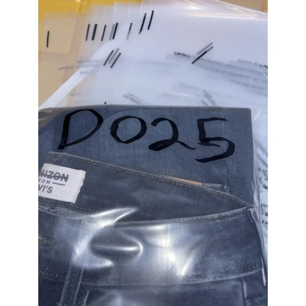 Denizen From Levi’s Women’s Jeans 26” Waist Dark Wash Straight Leg Denim
